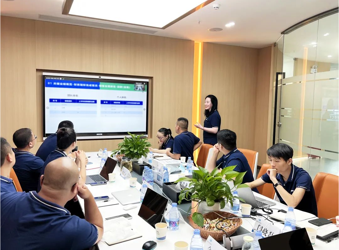 勤思巧干苦攀 风逆我自昂扬｜2022普菲特年中总结大会顺利召开